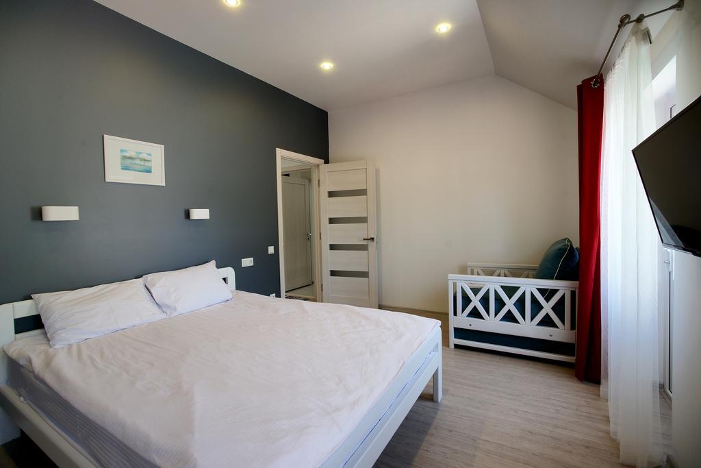 Apartment Zolotoy Bereg 5 Одеса Екстериор снимка